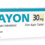 "Zayon 30 mg 30 tablet kutusu, dapoksetin hidroklorür içeren film kaplı tablet ilacı, beyaz zemin üzerinde mavi ve sarı tasarımlı ambalaj, Farmatek markası"
